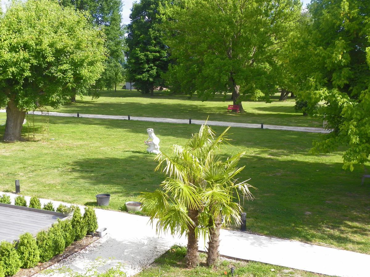 Saint-Pey-de-Castets Logis- Hotel Spa Restaurant L'Epicurial מראה חיצוני תמונה