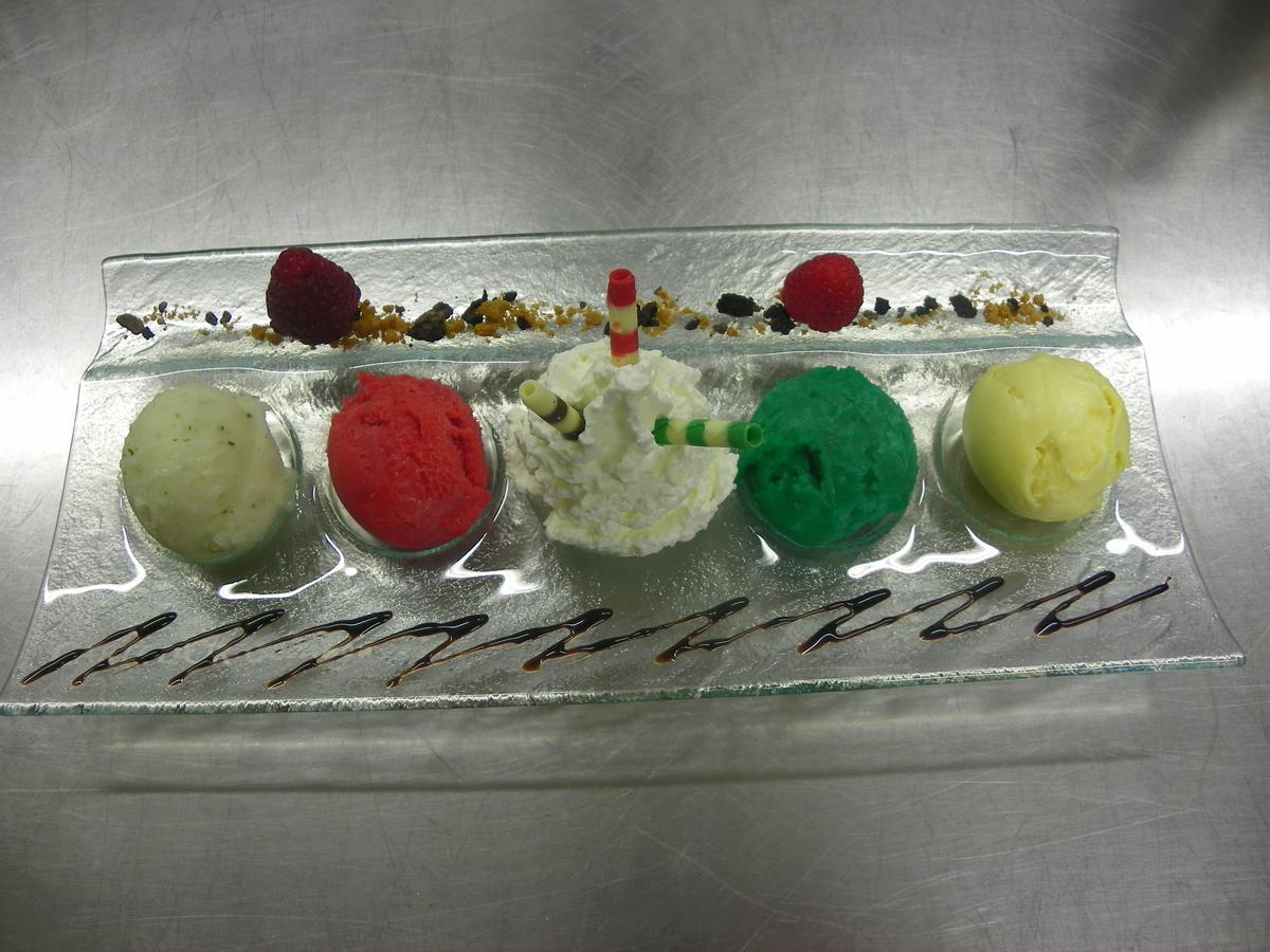 Saint-Pey-de-Castets Logis- Hotel Spa Restaurant L'Epicurial מראה חיצוני תמונה