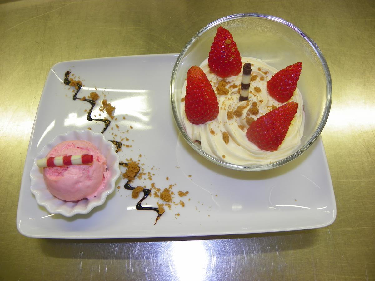 Saint-Pey-de-Castets Logis- Hotel Spa Restaurant L'Epicurial מראה חיצוני תמונה