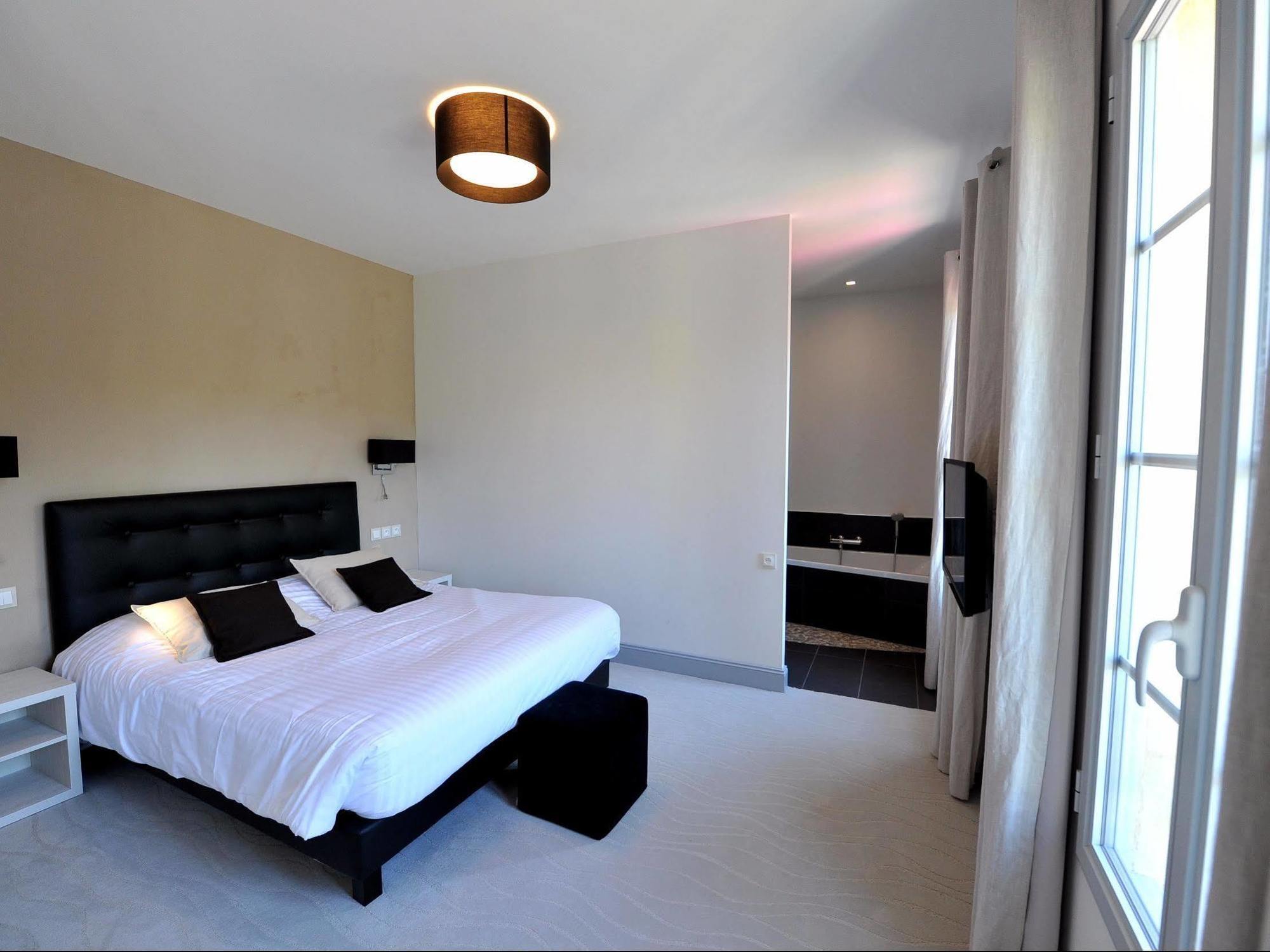 Saint-Pey-de-Castets Logis- Hotel Spa Restaurant L'Epicurial מראה חיצוני תמונה