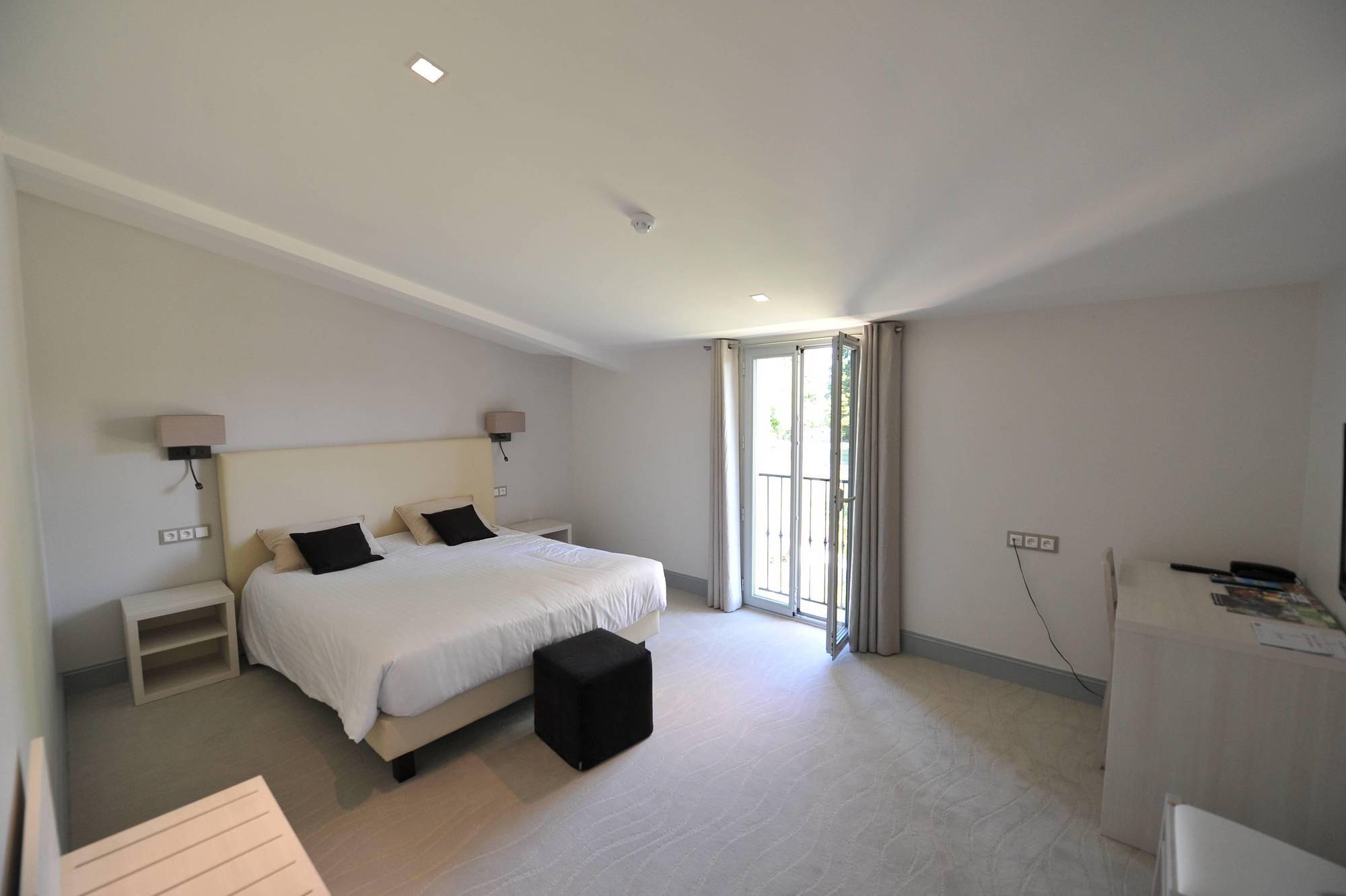Saint-Pey-de-Castets Logis- Hotel Spa Restaurant L'Epicurial מראה חיצוני תמונה