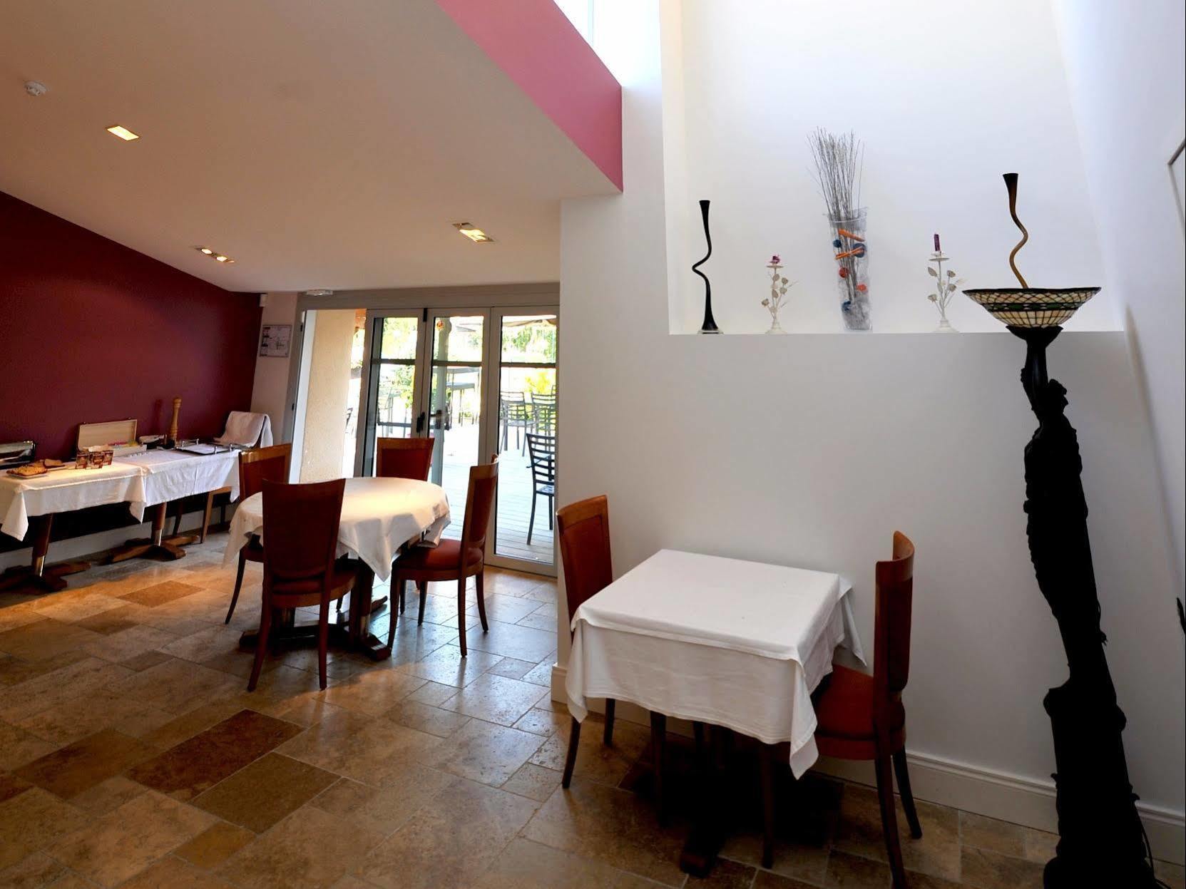 Saint-Pey-de-Castets Logis- Hotel Spa Restaurant L'Epicurial מראה חיצוני תמונה